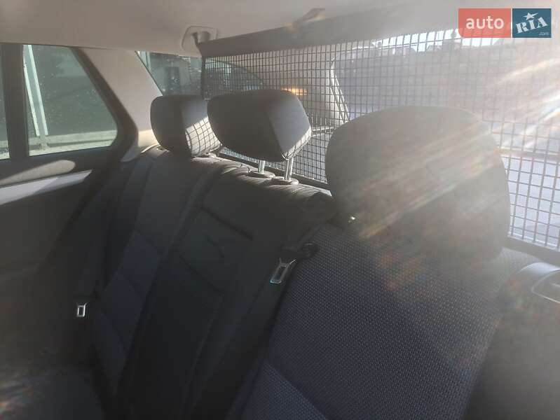 Универсал Mercedes-Benz C-Class 2011 в Вараше