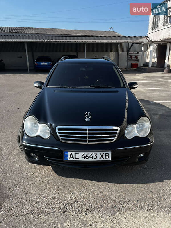 Універсал Mercedes-Benz C-Class 2006 в Дніпрі