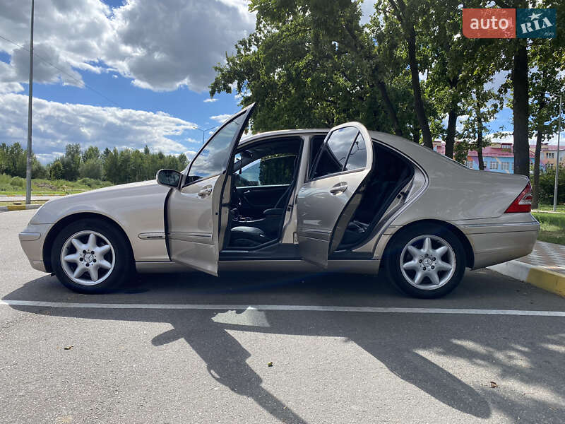 Mercedes-Benz C-Class 2001