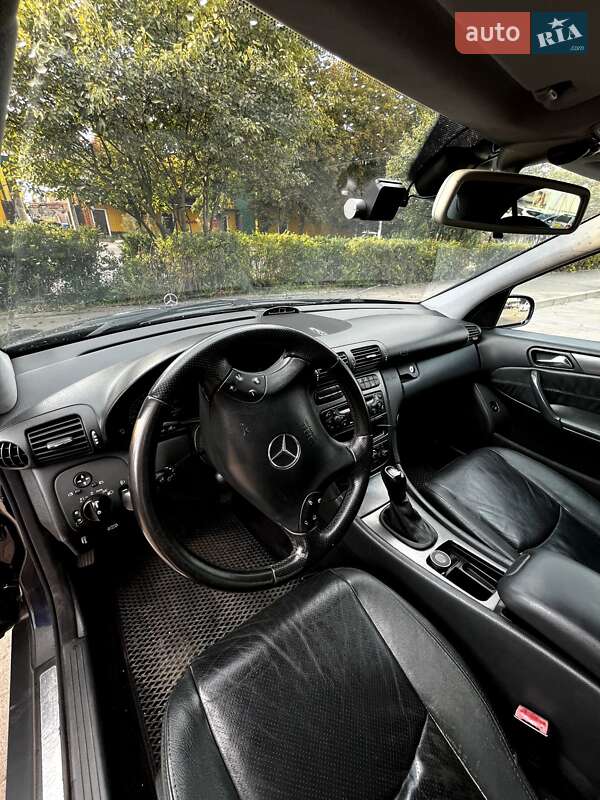 Седан Mercedes-Benz C-Class 2002 в Житомире