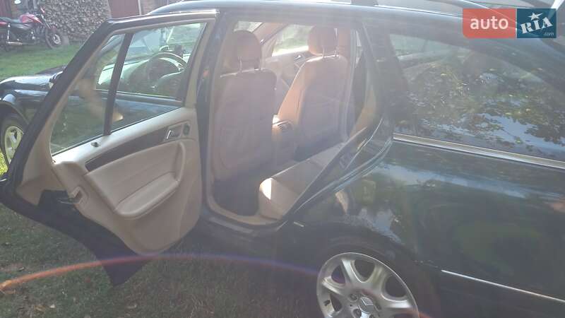 Универсал Mercedes-Benz C-Class 2001 в Млинове