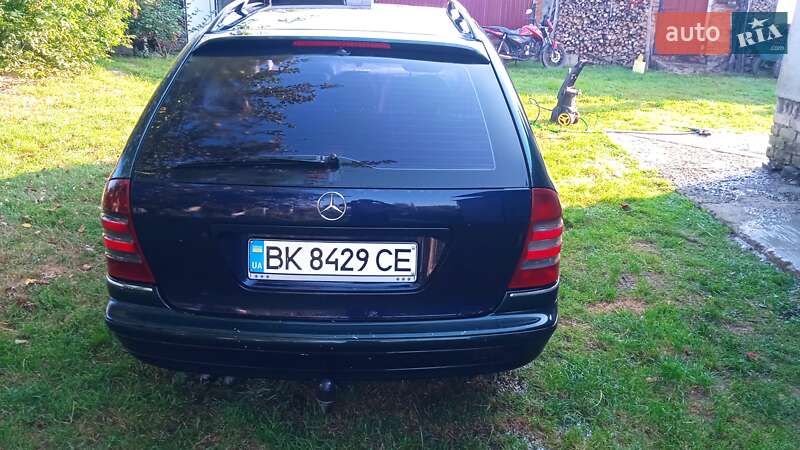 Универсал Mercedes-Benz C-Class 2001 в Млинове