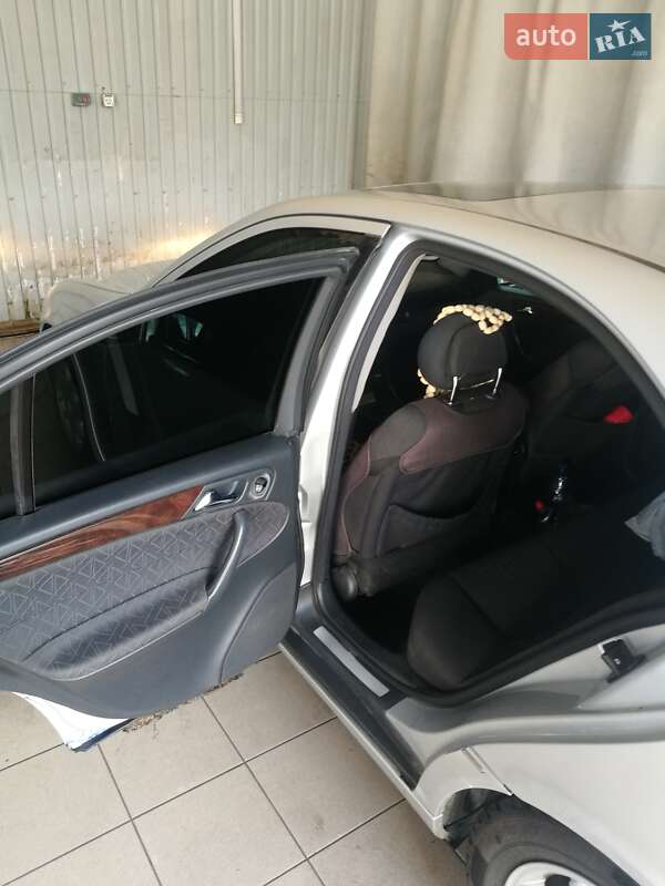 Седан Mercedes-Benz C-Class 2001 в Белой Церкви фото 8 Седан Mercedes-Benz C-Class 2001 в Белой Церкви