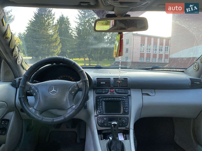 Универсал Mercedes-Benz C-Class 2002 в Бурштыне