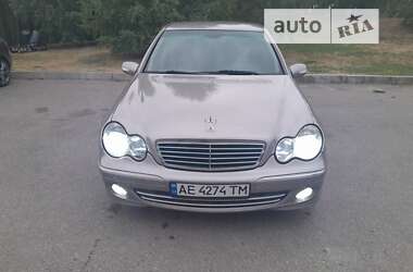 Седан Mercedes-Benz C-Class 2006 в Дніпрі