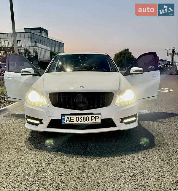 Седан Mercedes-Benz C-Class 2013 в Днепре фото 6 Седан Mercedes-Benz C-Class 2013 в Днепре