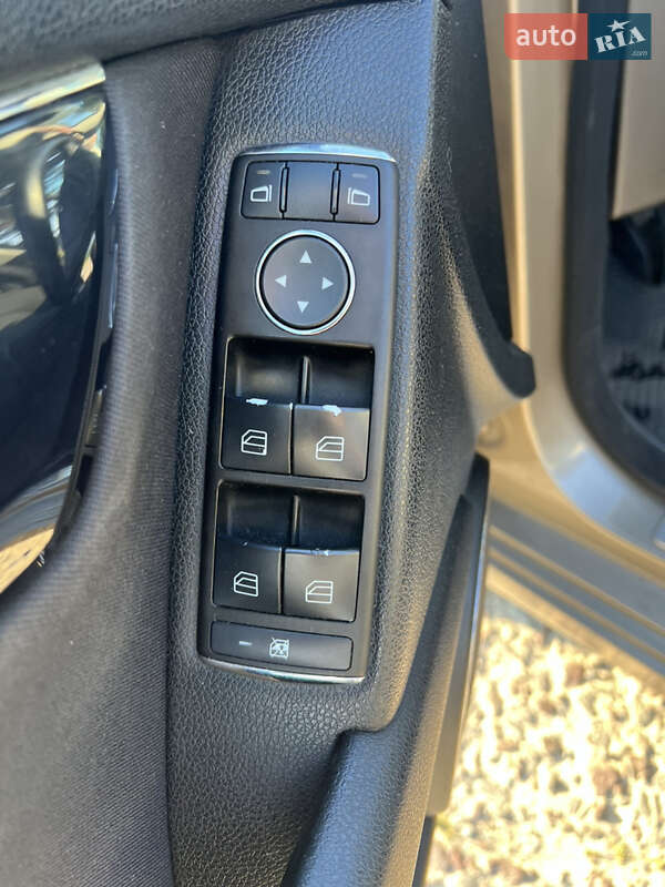 Универсал Mercedes-Benz C-Class 2009 в Новояворовске