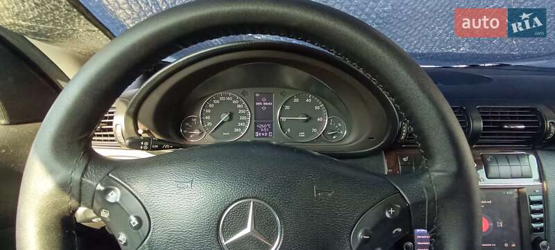 Універсал Mercedes-Benz C-Class 2005 в Києві