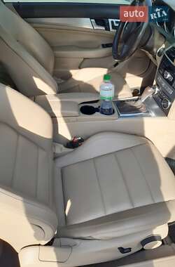 Купе Mercedes-Benz C-Class 2012 в 
