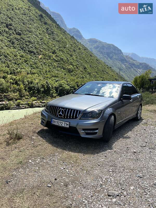 Седан Mercedes-Benz C-Class 2011 в Рени