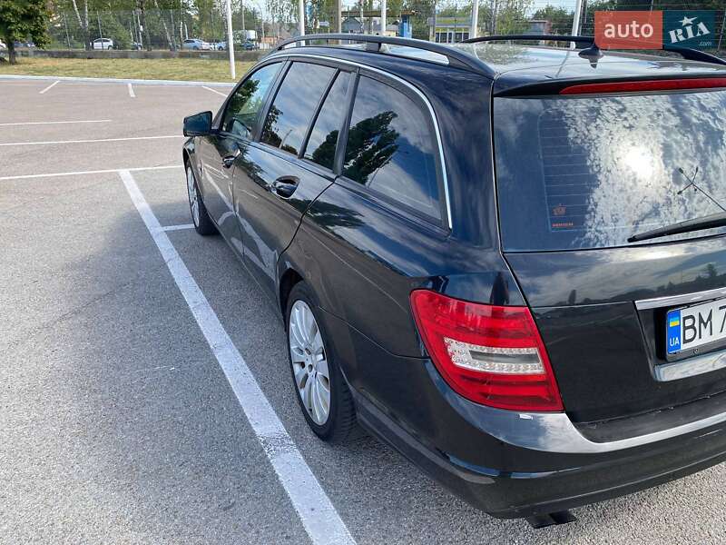Универсал Mercedes-Benz C-Class 2011 в Житомире