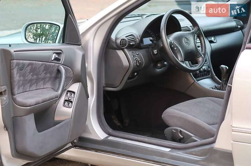 Универсал Mercedes-Benz C-Class 2002 в Василькове