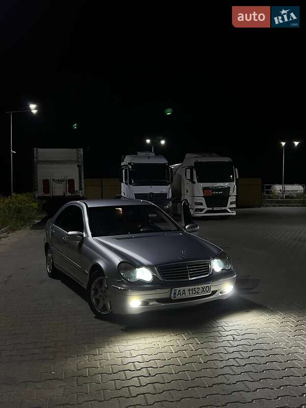 Седан Mercedes-Benz C-Class 2002 в 