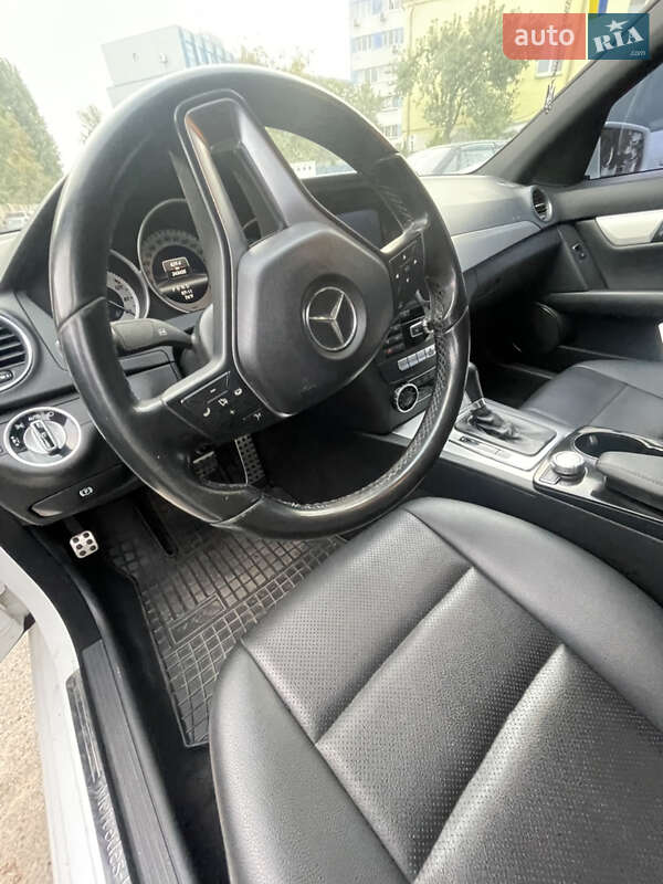 Седан Mercedes-Benz C-Class 2012 в Киеве