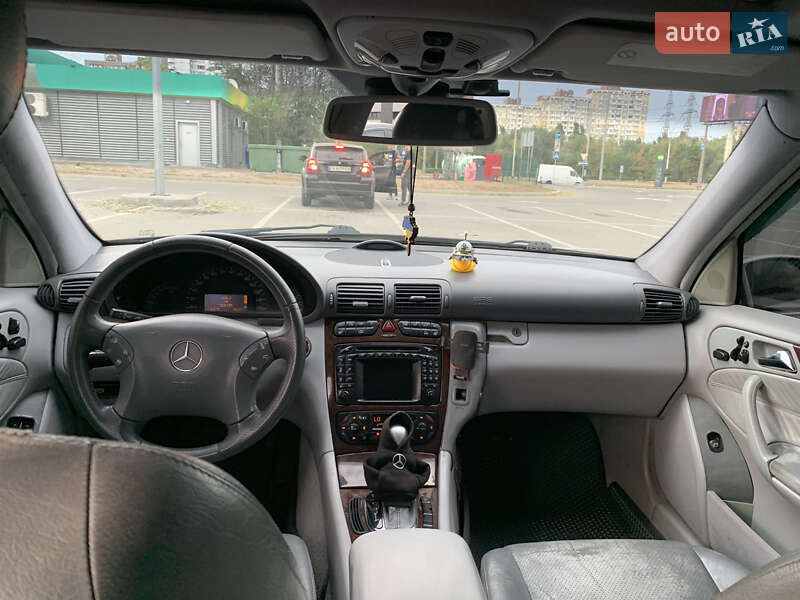 Седан Mercedes-Benz C-Class 2000 в Киеве