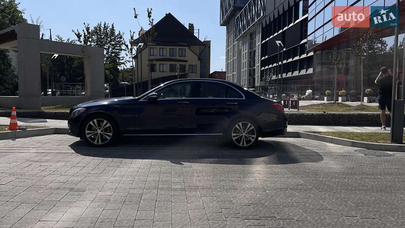 Седан Mercedes-Benz C-Class 2015 в Львове