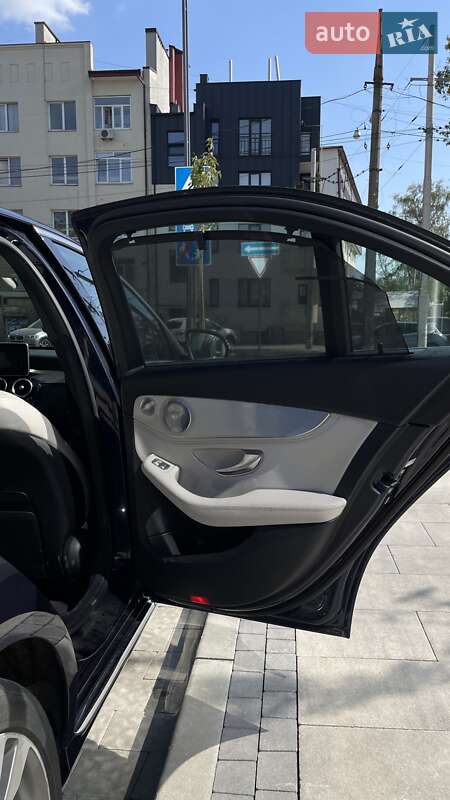 Седан Mercedes-Benz C-Class 2015 в Львове