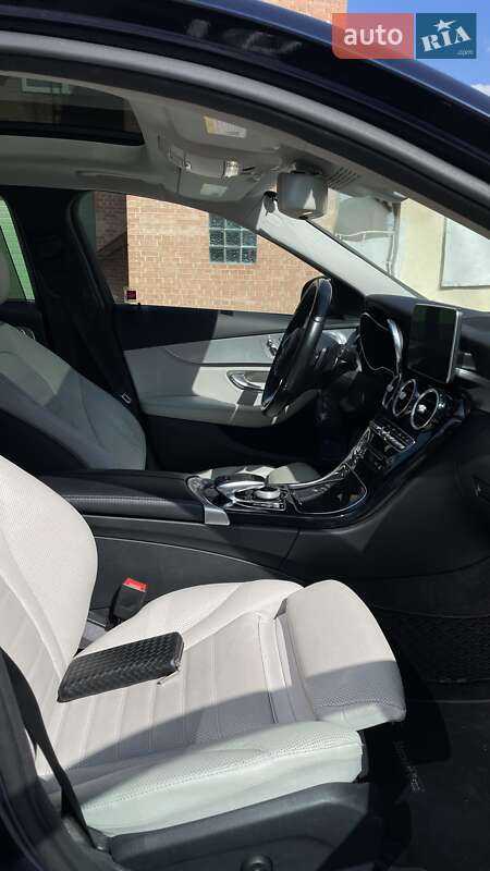 Седан Mercedes-Benz C-Class 2015 в Львове