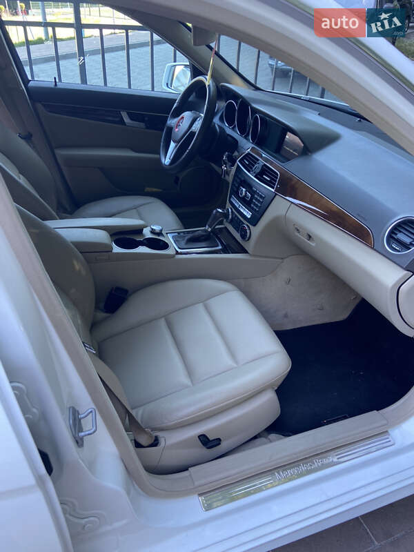 Седан Mercedes-Benz C-Class 2013 в Тернополе