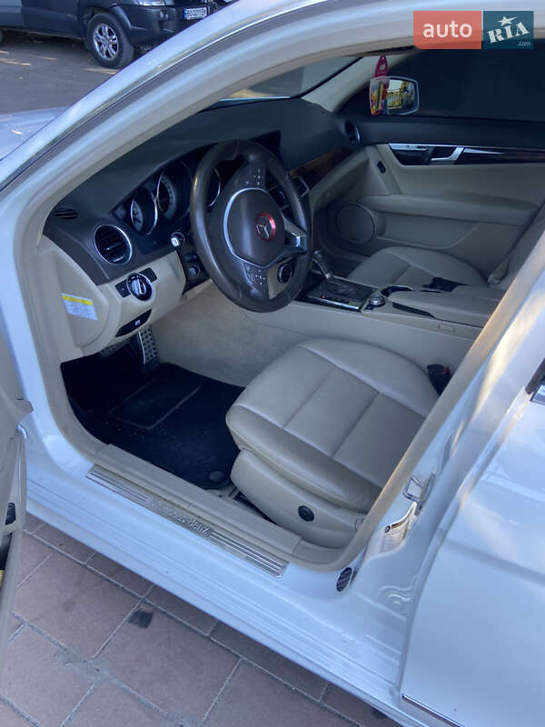 Седан Mercedes-Benz C-Class 2013 в Тернополе