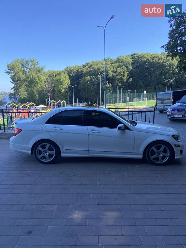 Седан Mercedes-Benz C-Class 2013 в Тернополе