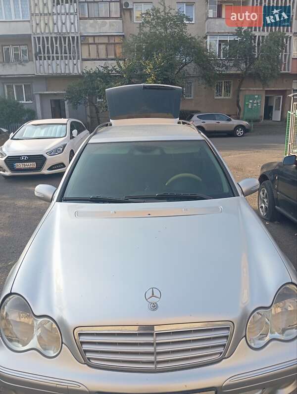 Универсал Mercedes-Benz C-Class 2004 в Мукачево