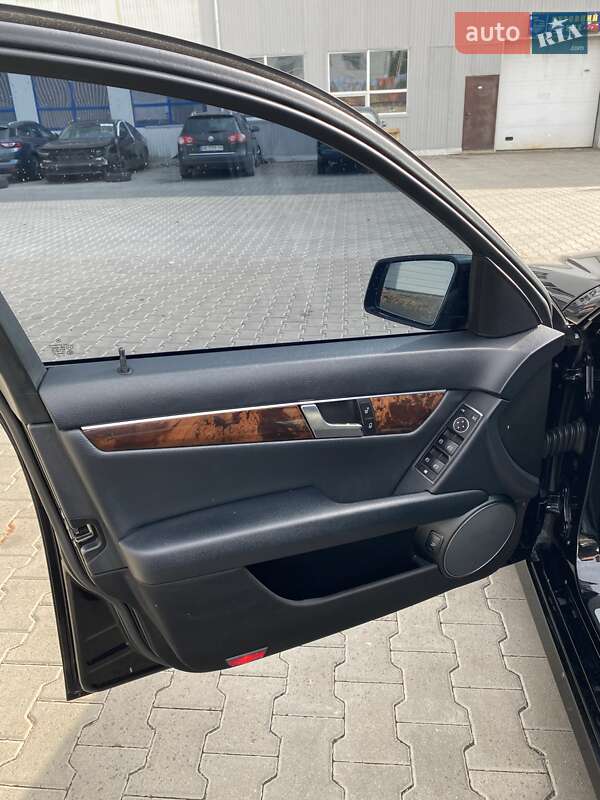 Седан Mercedes-Benz C-Class 2013 в Виннице