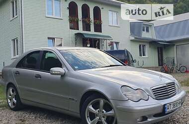 Седан Mercedes-Benz C-Class 2004 в Косове