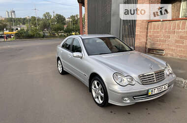 Седан Mercedes-Benz C-Class 2006 в Киеве