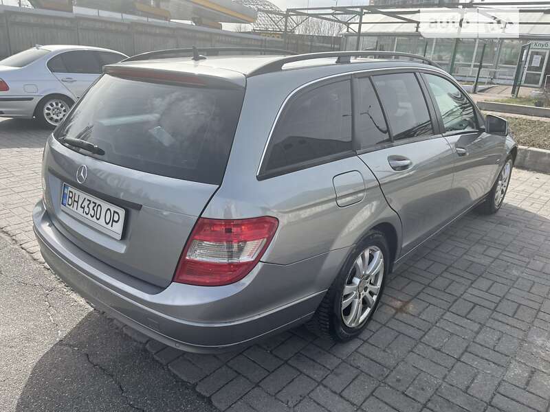 Универсал Mercedes-Benz C-Class 2010 в Киеве