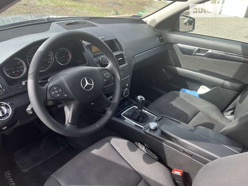 Универсал Mercedes-Benz C-Class 2010 в Киеве