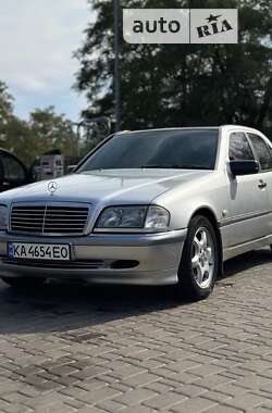 Седан Mercedes-Benz C-Class 1998 в Киеве