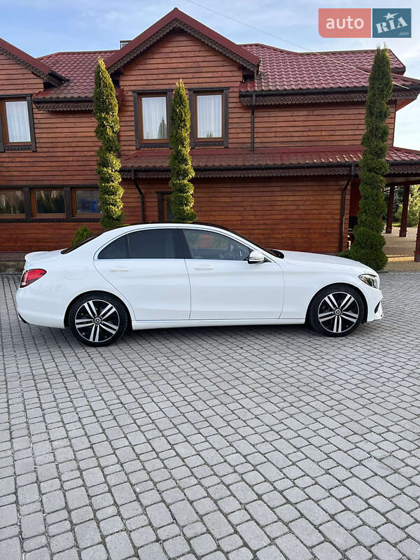Седан Mercedes-Benz C-Class 2016 в Львове