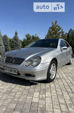 Купе Mercedes-Benz C-Class 2001 в Києві