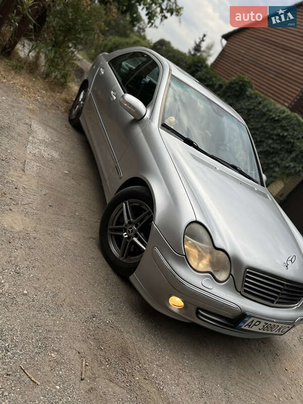Седан Mercedes-Benz C-Class 2001 в Запорожье