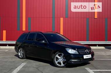 Универсал Mercedes-Benz C-Class 2012 в Киеве