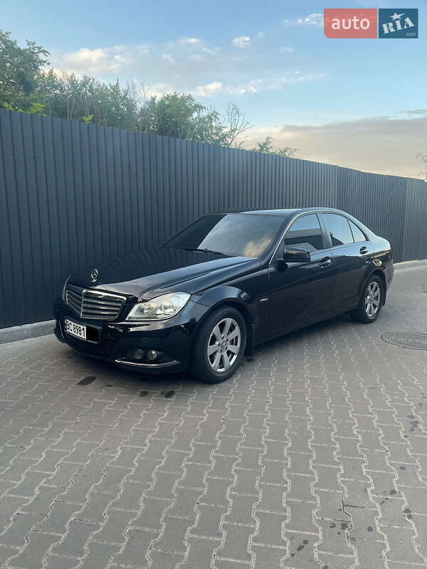 Седан Mercedes-Benz C-Class 2011 в Львові
