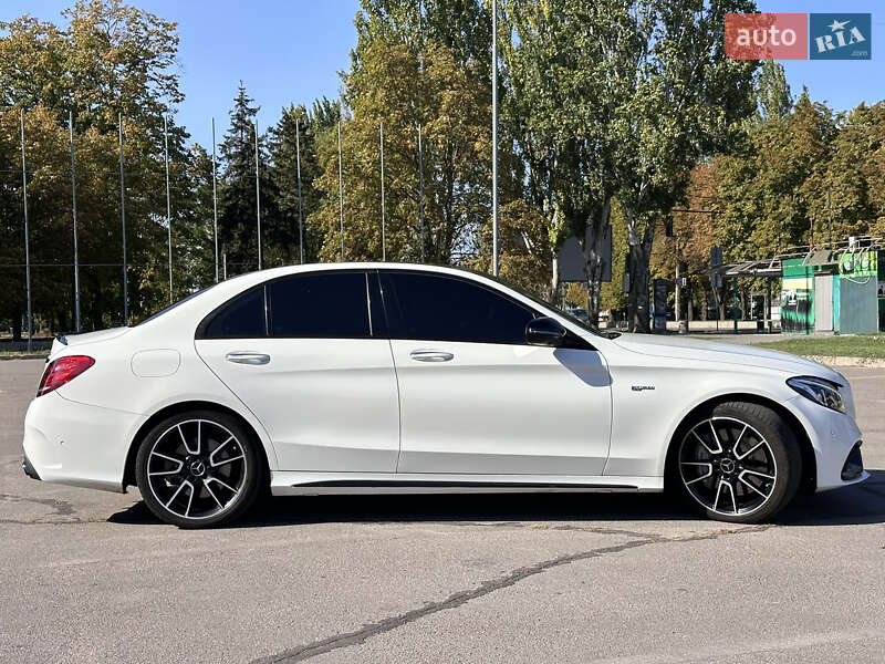 Седан Mercedes-Benz C-Class 2017 в Дніпрі