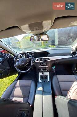 Універсал Mercedes-Benz C-Class 2012 в 