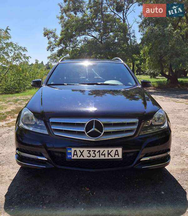 Mercedes-Benz C-Class 2011 Mercedes-Benz C-Class 2011