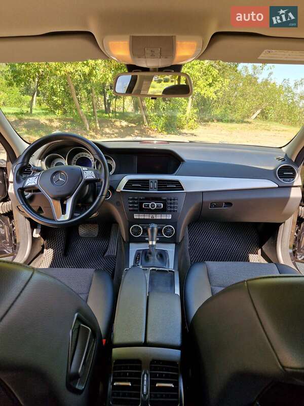 Універсал Mercedes-Benz C-Class 2011 в Чернівцях фото 10 Універсал Mercedes-Benz C-Class 2011 в Чернівцях