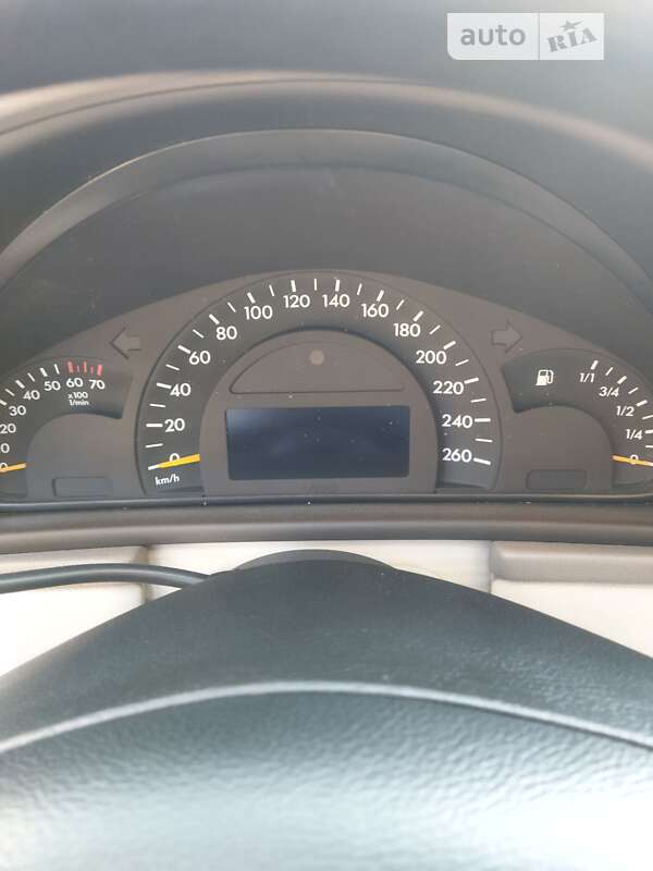 Седан Mercedes-Benz C-Class 2002 в Хмельницком