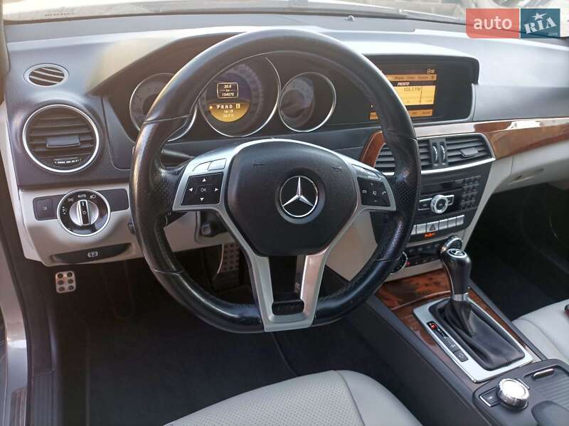Седан Mercedes-Benz C-Class 2011 в Одессе