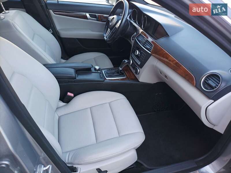 Седан Mercedes-Benz C-Class 2011 в Одессе