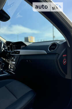 Універсал Mercedes-Benz C-Class 2013 в 