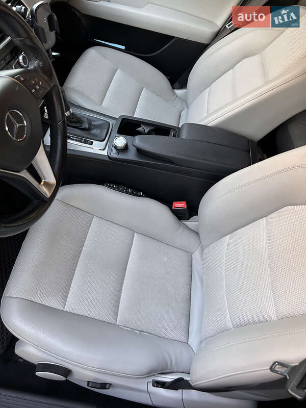 Універсал Mercedes-Benz C-Class 2011 в Києві