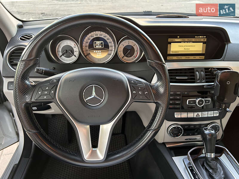 Універсал Mercedes-Benz C-Class 2011 в Києві