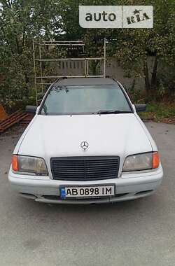 Седан Mercedes-Benz C-Class 2000 в Виннице