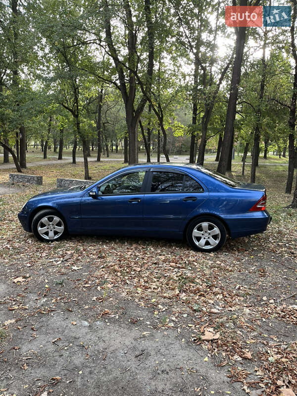 Седан Mercedes-Benz C-Class 2002 в Запоріжжі