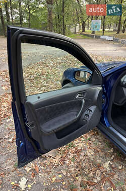 Седан Mercedes-Benz C-Class 2002 в 